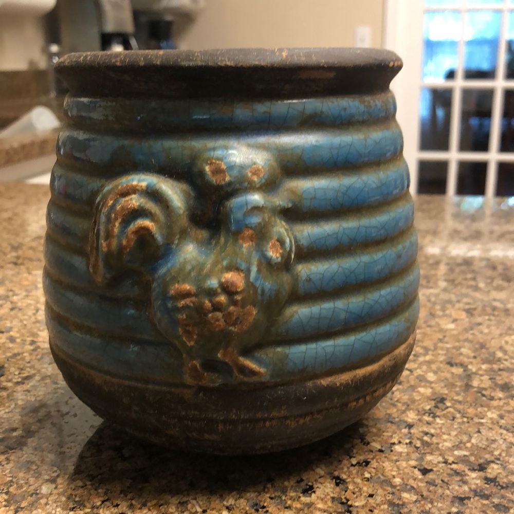 Ceramic crock with rooster